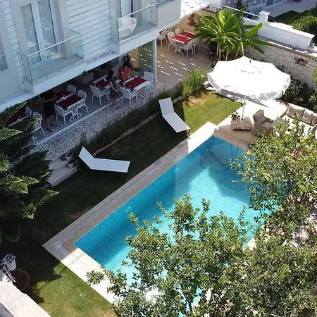 Готель Lara Ilica 2*